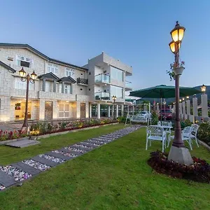 Отель High Garden